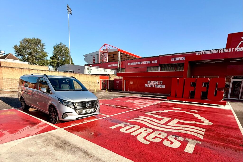 Chauffeur Hire For Business Travel: Enhance Your Corporate Impression