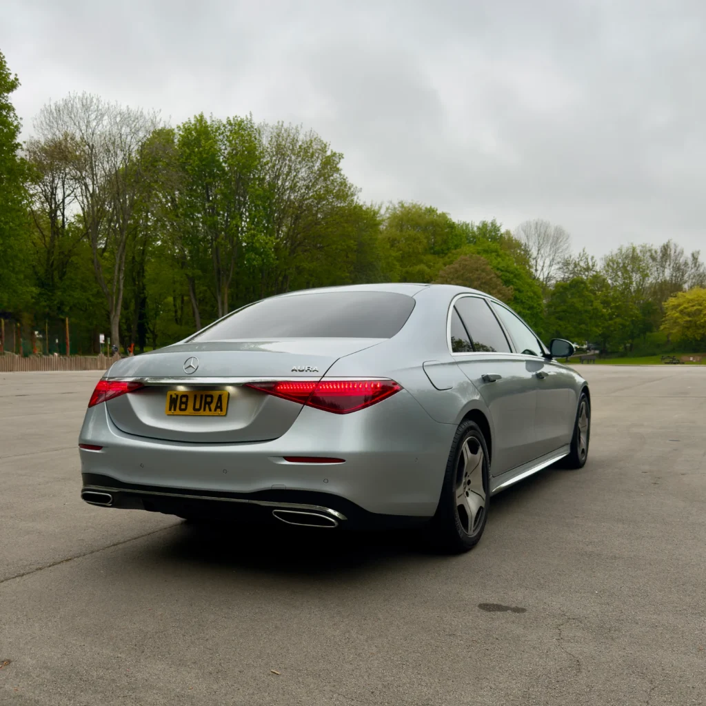 The Lincoln Wedding Car Dilemma: Classic Rolls-Royce vs. Modern Mercedes : Which Suits Your Big Day?