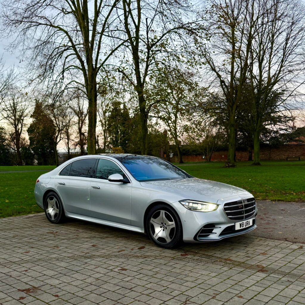 Lincoln Chauffeur Hire Service: A Premium Experience for Every Occasion