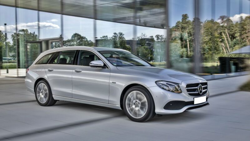 Half-Term Family Travel: Effortless Airport Transfers from Lincoln