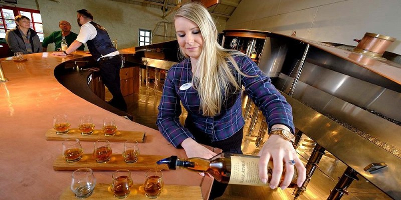 Scottish Highlands Whisky Distillery Tour and Tasting Experience from Edinburgh