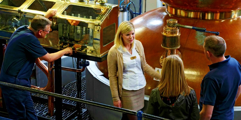 Scotland's Oldest Whisky Distillery Private Day Tour from Edinburgh