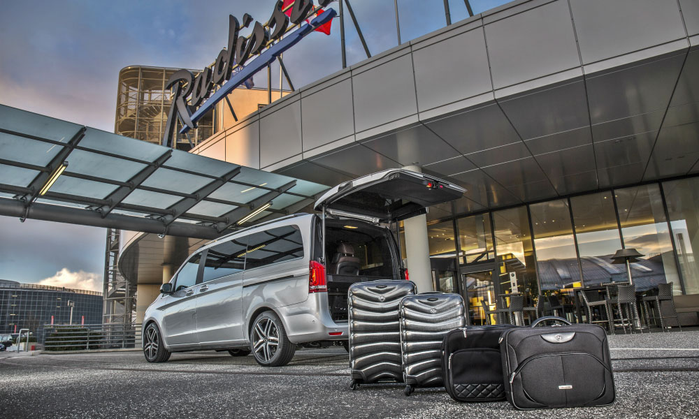 Luxury Airport Taxi Transfers in Glasgow - Mercedes benz V Class